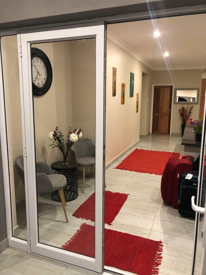 8 On Acacia Guesthouse Bedfordview Ngoại thất bức ảnh